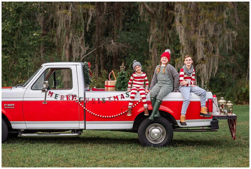 Christmas Truck Minis, Styled Session, Christmas Mini 